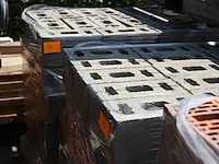2x pallet betonblokken - afbeelding 1 van  2
