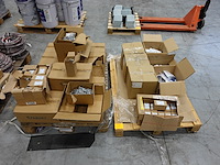 2x pallet bevestigingsmateriaal