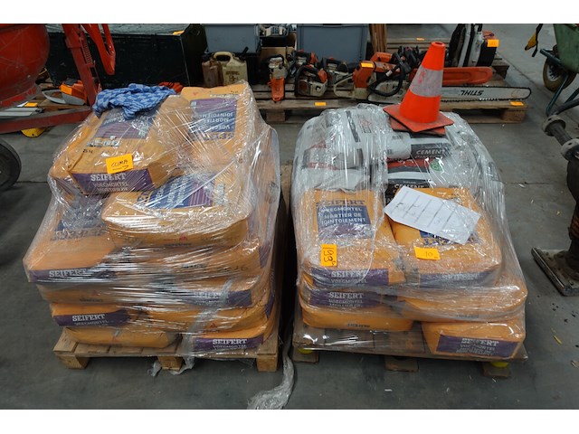 2x pallet bouwstoffen - afbeelding 1 van  4