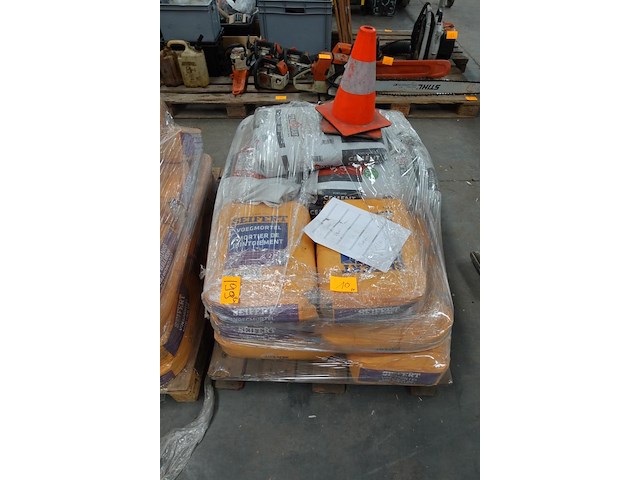 2x pallet bouwstoffen - afbeelding 2 van  4