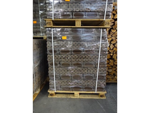 2x pallet briketten - afbeelding 1 van  3