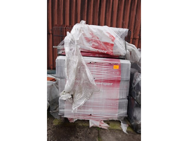 2x pallet dakpannen wienerberger - afbeelding 1 van  2