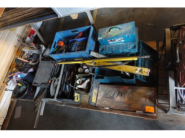2x pallet divers handgereedschap - afbeelding 1 van  10