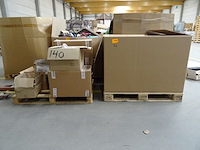 2x pallet divers toebehoren dieren - afbeelding 1 van  21