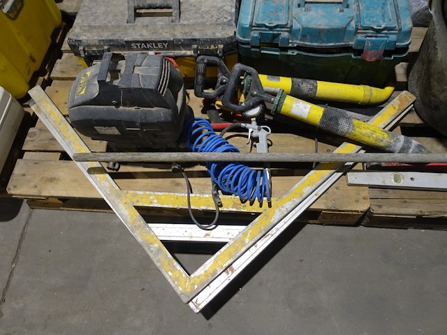 2x pallet diverse bouwmateriaal - afbeelding 6 van  8