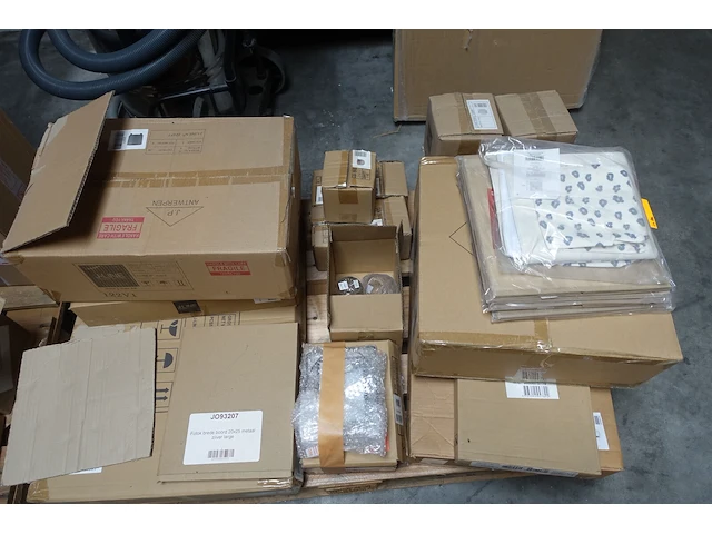 2x pallet diverse decoratie j-line - afbeelding 1 van  13
