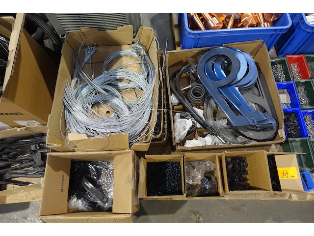 2x pallet diverse onderdelen fietsherstelling - afbeelding 1 van  5