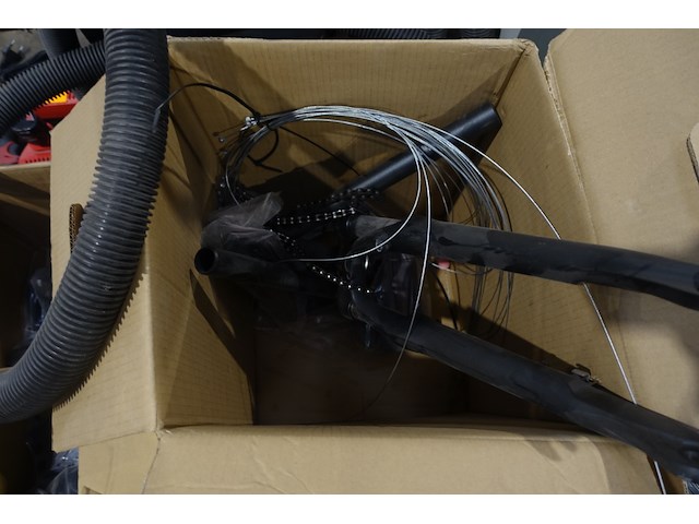 2x pallet diverse onderdelen fietsherstelling - afbeelding 4 van  5