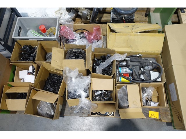 2x pallet diverse onderdelen fietsherstelling - afbeelding 1 van  6