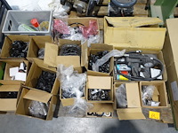 2x pallet diverse onderdelen fietsherstelling - afbeelding 1 van  6