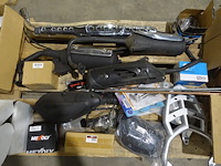 2x pallet diverse reserveonderdelen brommer/motoren - afbeelding 4 van  6