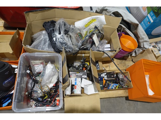 2x pallet diverse reserveonderdelen brommer/motoren - afbeelding 2 van  8