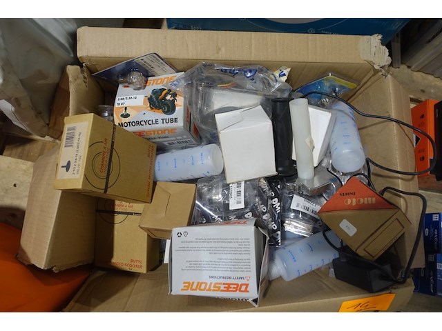 2x pallet diverse reserveonderdelen brommer/motoren - afbeelding 4 van  8