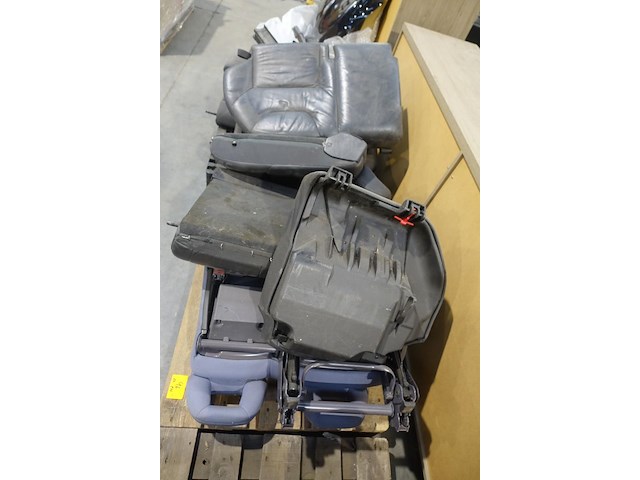 2x pallet diverse zetels - afbeelding 1 van  3