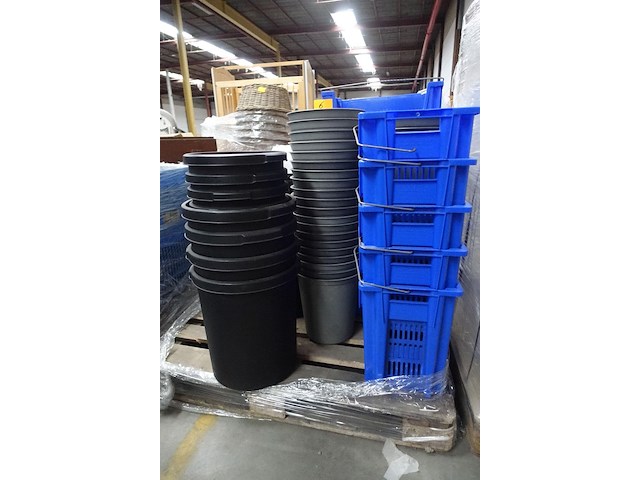 2x pallet diversen - afbeelding 1 van  3