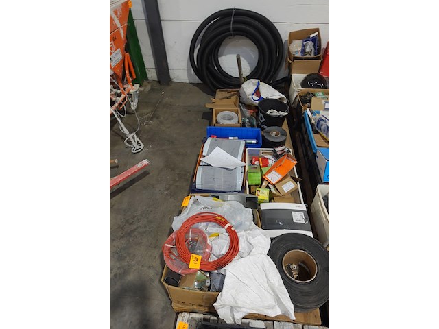 2x pallet diversen - afbeelding 1 van  18