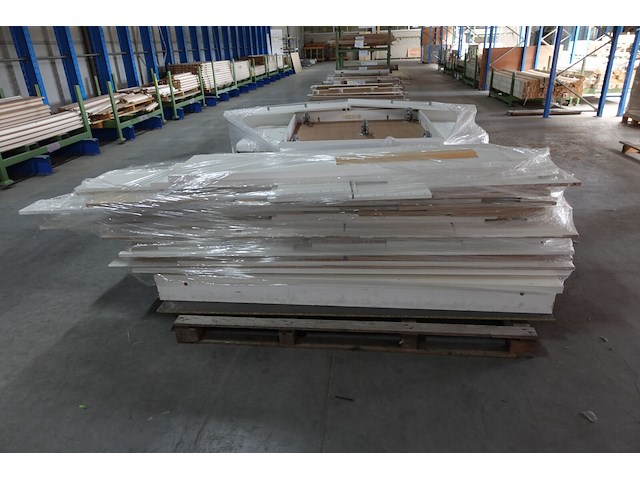 2x pallet gedemonteerd houten meubel - afbeelding 3 van  4