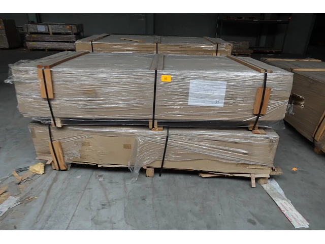 2x pallet houten deurlijsten - afbeelding 1 van  3