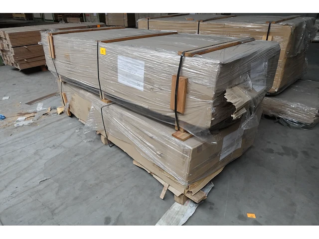 2x pallet houten deurlijsten - afbeelding 2 van  3