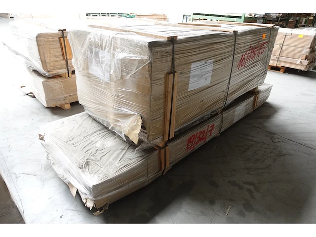 2x pallet houten deurlijsten - afbeelding 2 van  3