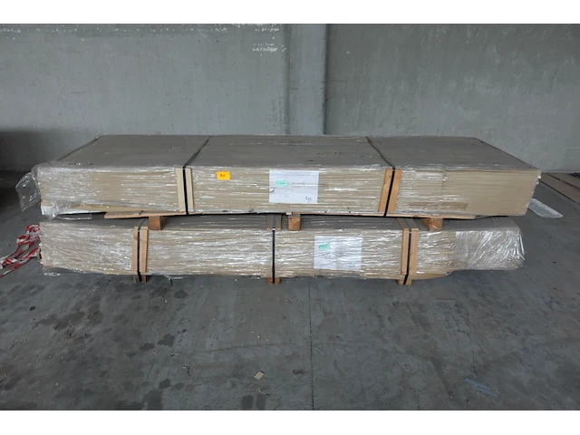 2x pallet houten deurlijsten - afbeelding 1 van  4