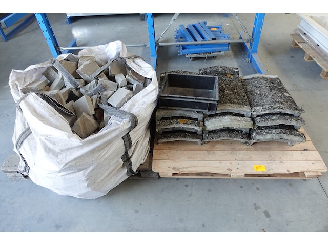 2x pallet kasseien & dekstenen - afbeelding 1 van  6