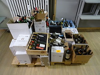 2x pallet lege wijnflessen - afbeelding 1 van  8