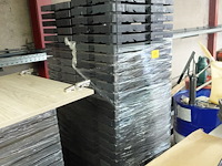 2x pallet met kleine kunstof pallets - afbeelding 3 van  5