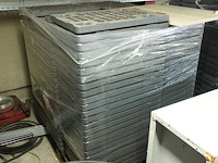 2x pallet met kleine kunstof pallets - afbeelding 4 van  5