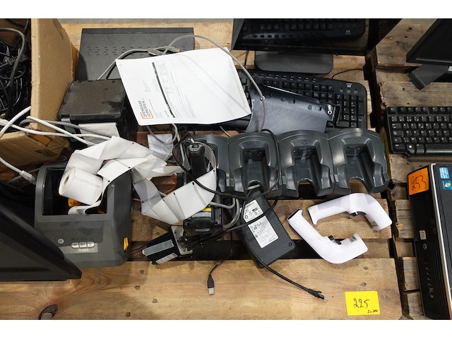 2x pallet multimedia - afbeelding 2 van  9