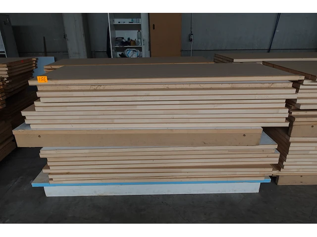 2x pallet onafgewerkte binnendeuren - afbeelding 1 van  4