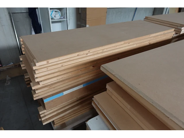 2x pallet onafgewerkte binnendeuren - afbeelding 3 van  4