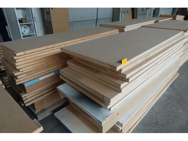 2x pallet onafgewerkte binnendeuren - afbeelding 4 van  4