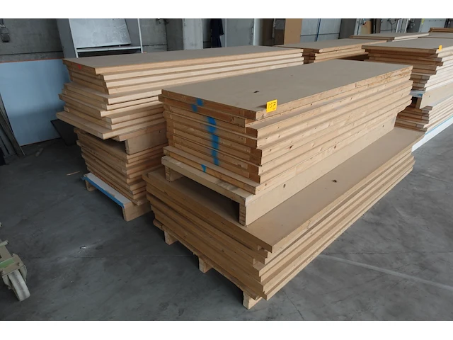 2x pallet onafgewerkte binnendeuren - afbeelding 2 van  3