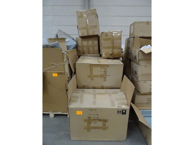 2x pallet onderdelen vogelkooien - afbeelding 1 van  9
