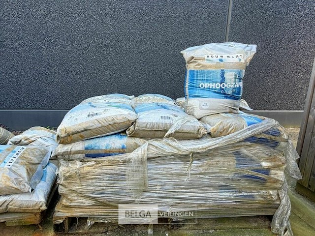 2x pallet ophoogzand - afbeelding 1 van  3