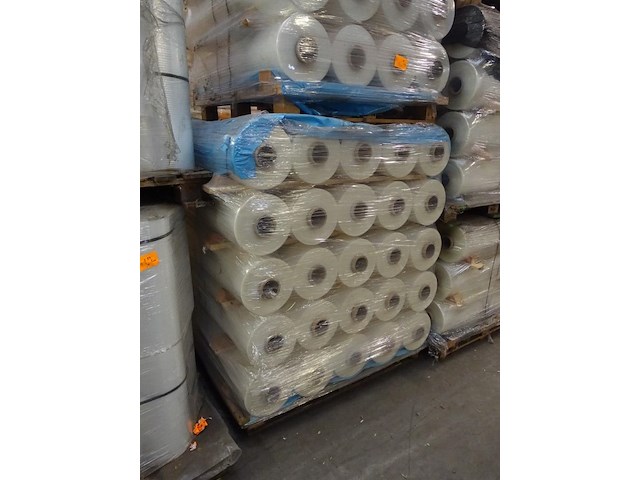 2x pallet plastic folie op rol - afbeelding 2 van  3
