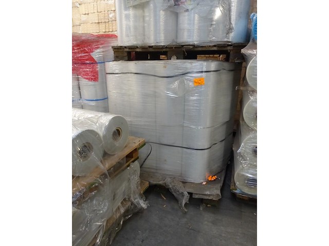 2x pallet plastic folie op rol - afbeelding 1 van  3