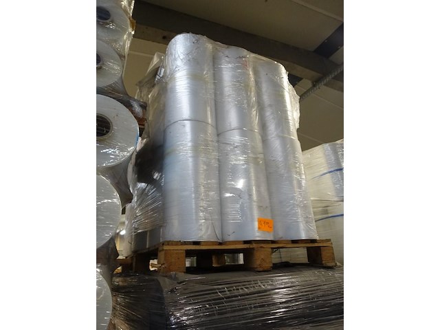 2x pallet plastic folie op rol - afbeelding 2 van  3