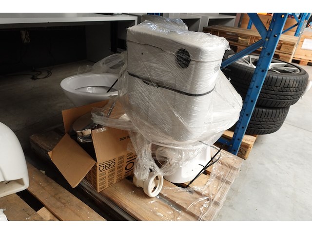 2x pallet sanitaire toebehoren - afbeelding 4 van  4