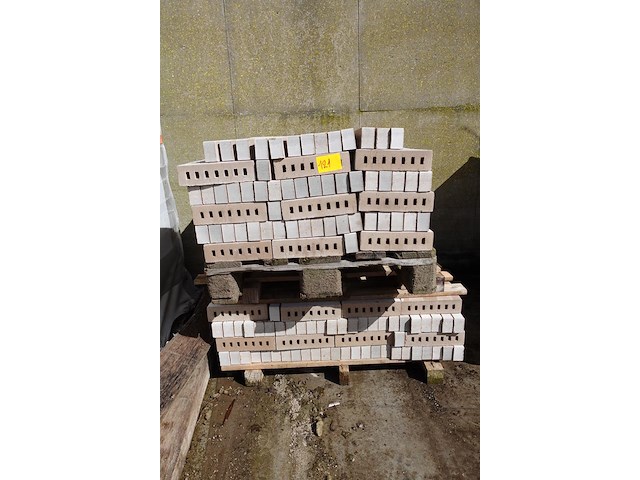 2x pallet stenen - afbeelding 1 van  3