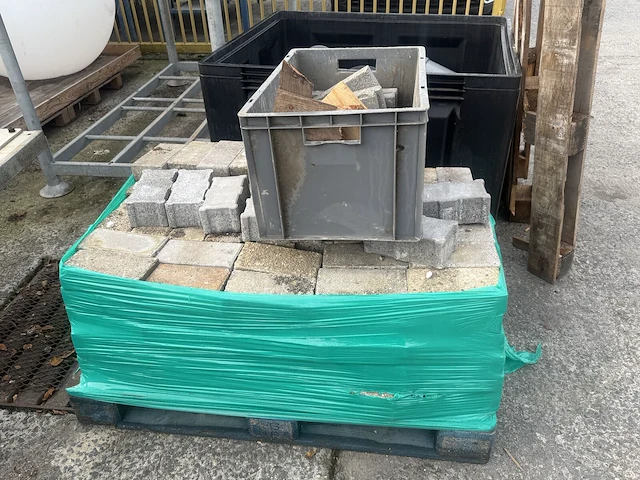 2x pallet stenen - afbeelding 2 van  2
