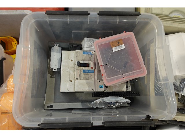 2x pallet toebehoren elektriciteit - afbeelding 3 van  22