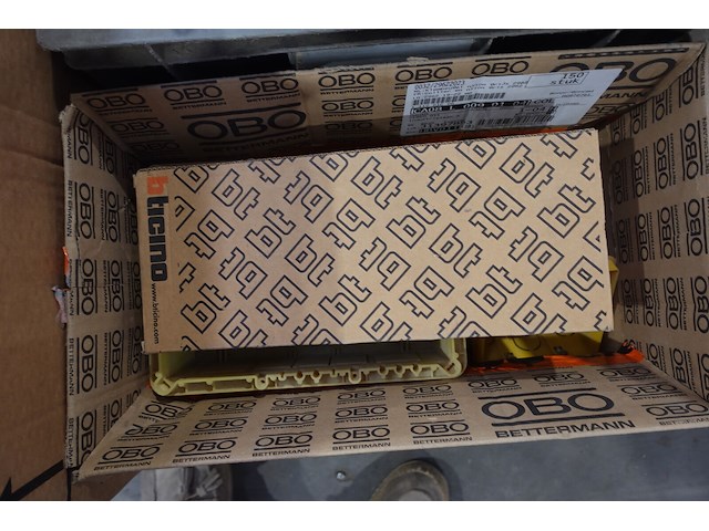 2x pallet toebehoren elektriciteit - afbeelding 7 van  22