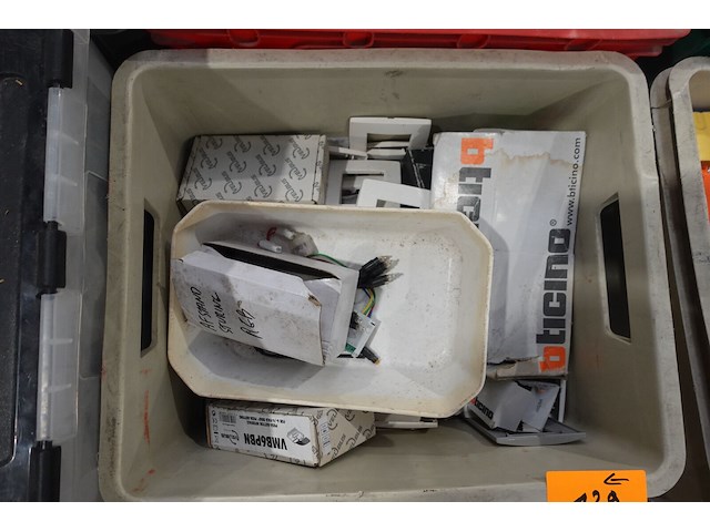 2x pallet toebehoren elektriciteit - afbeelding 14 van  24