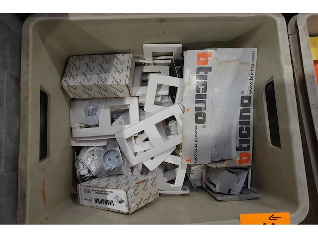 2x pallet toebehoren elektriciteit - afbeelding 15 van  24