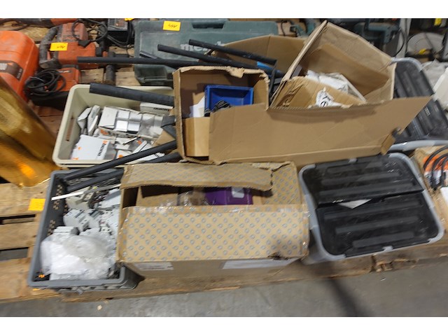 2x pallet toebehoren elektriciteit - afbeelding 12 van  24