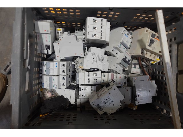 2x pallet toebehoren elektriciteit - afbeelding 18 van  24