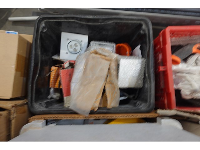 2x pallet toebehoren elektriciteit - afbeelding 3 van  14