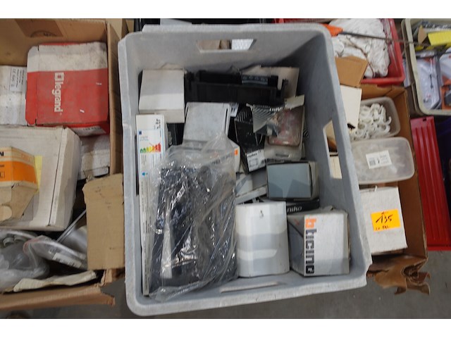 2x pallet toebehoren elektriciteit - afbeelding 13 van  14